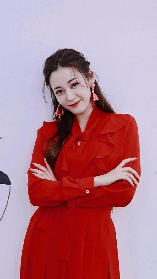 吃瓜娱乐迪丽热巴,瓜田里的甜蜜女王